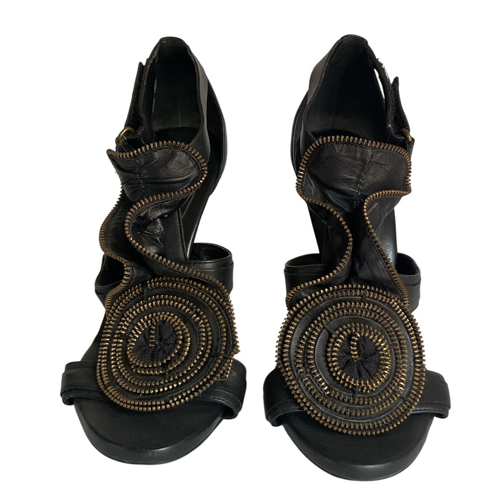 BCBGMAXAZRIA Black Leather Heels Sandals Zipper Rosette Stiletto Size 6.5